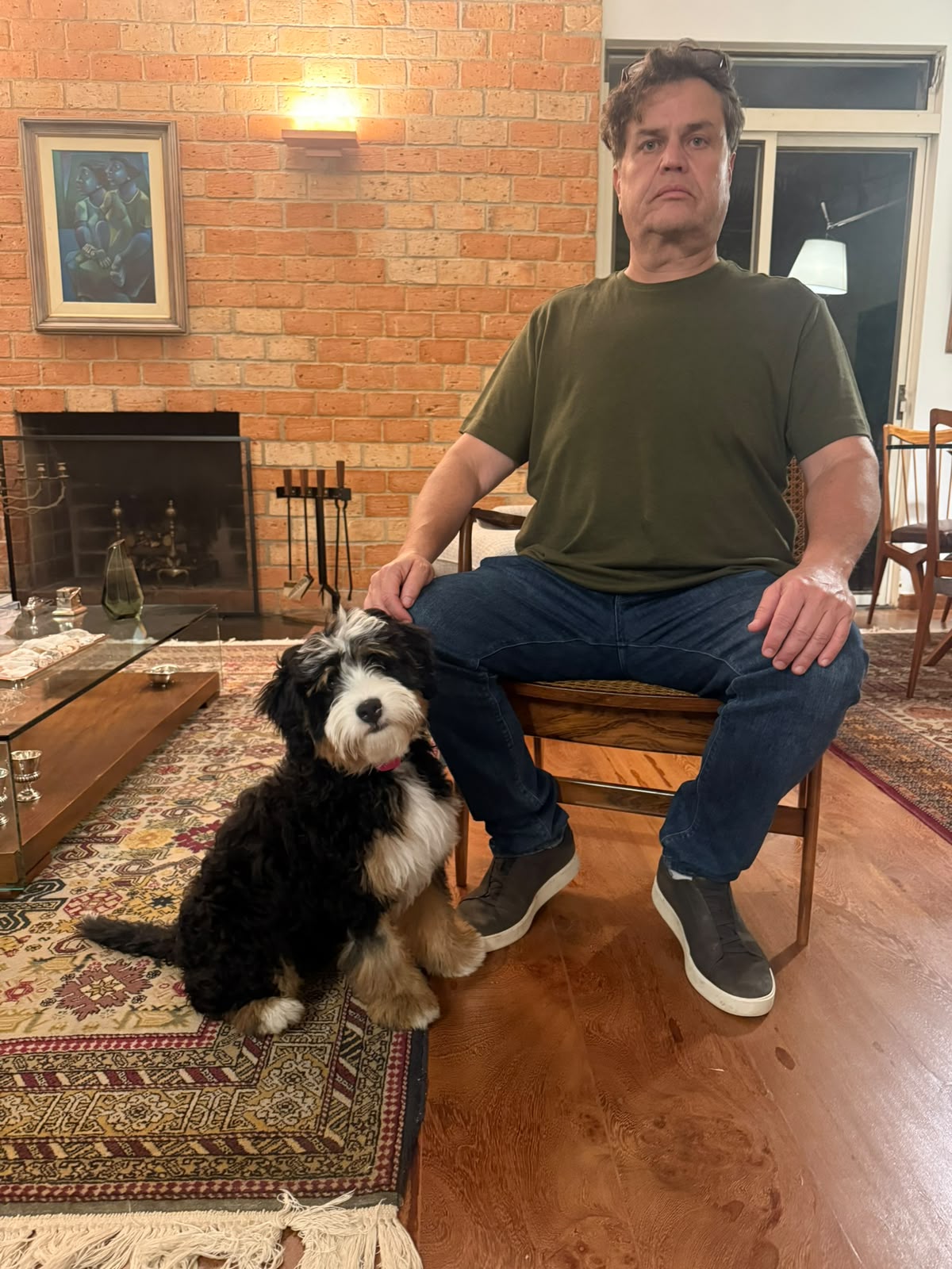 Jan Neumark com a cãozinha Maple